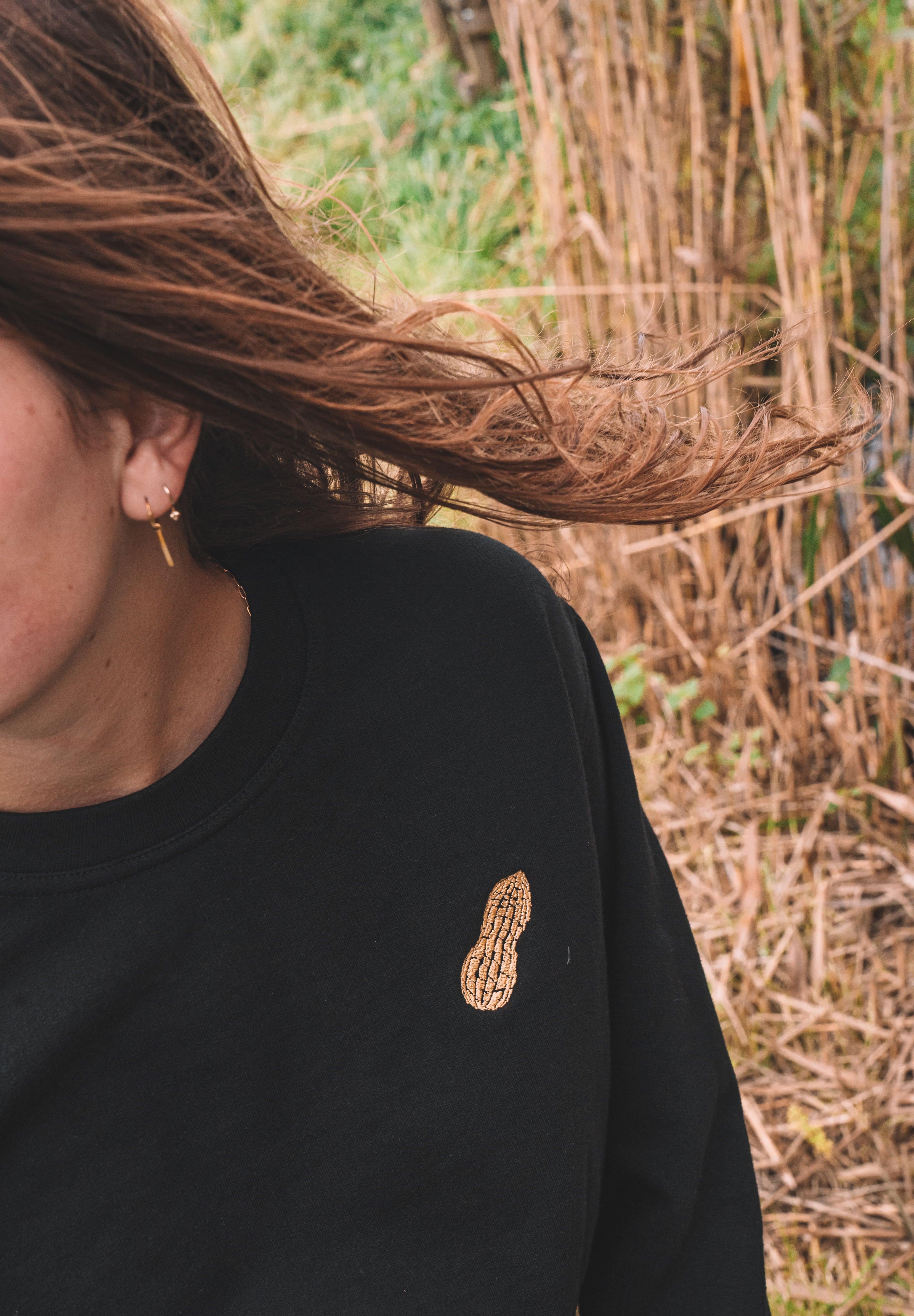 Gouden Pinda Trui zwart - de pindakaaswinkel