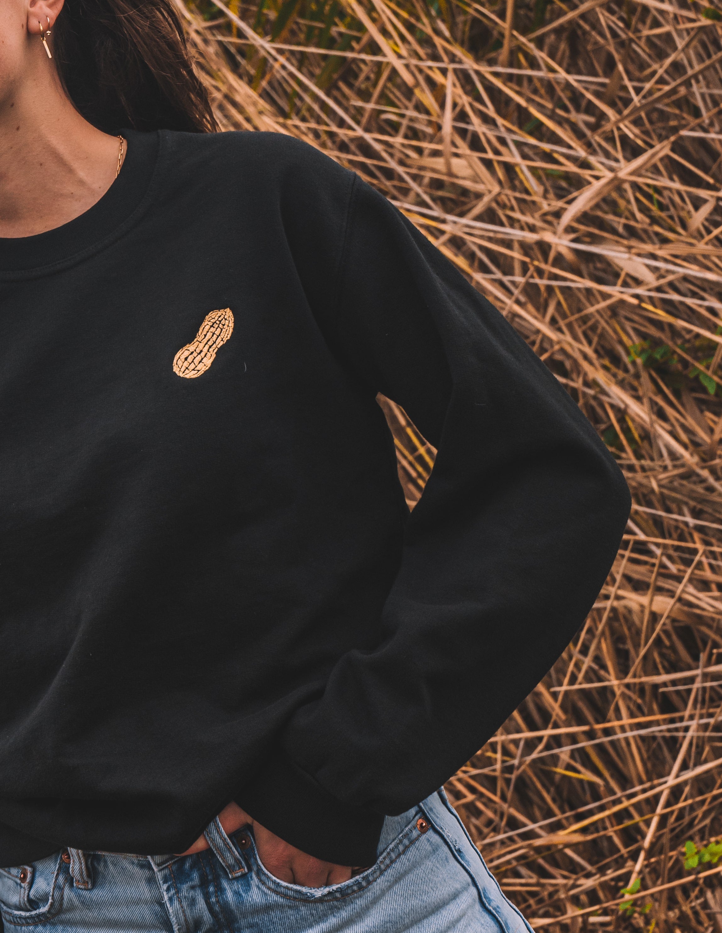 Gouden Pinda Trui zwart - de pindakaaswinkel