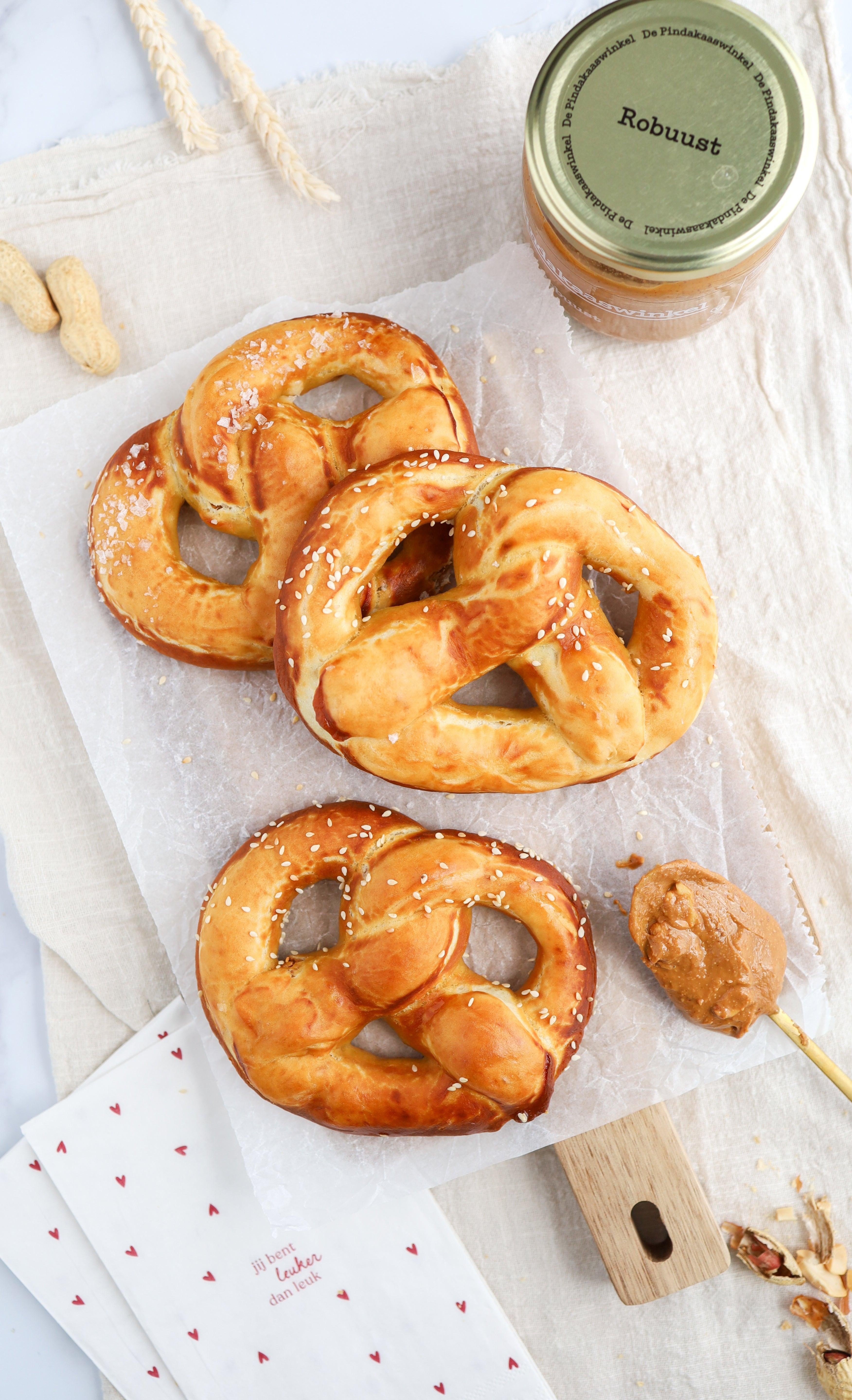 Gevulde pindakaas pretzels
