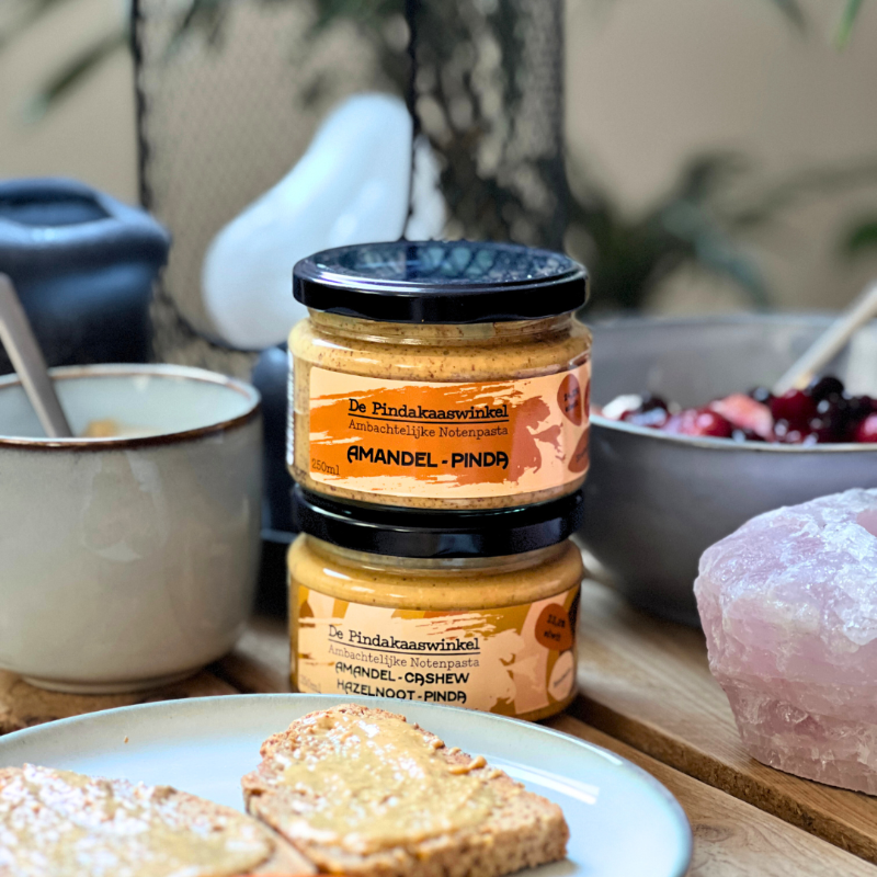 amandelpasta op brood